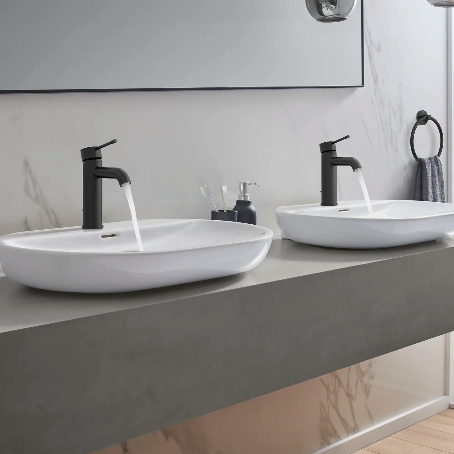 Grohe Essence New Single Hole Single-Handle S-Size Bathroom Faucet 4.5 L/Min (1.2 Gpm)