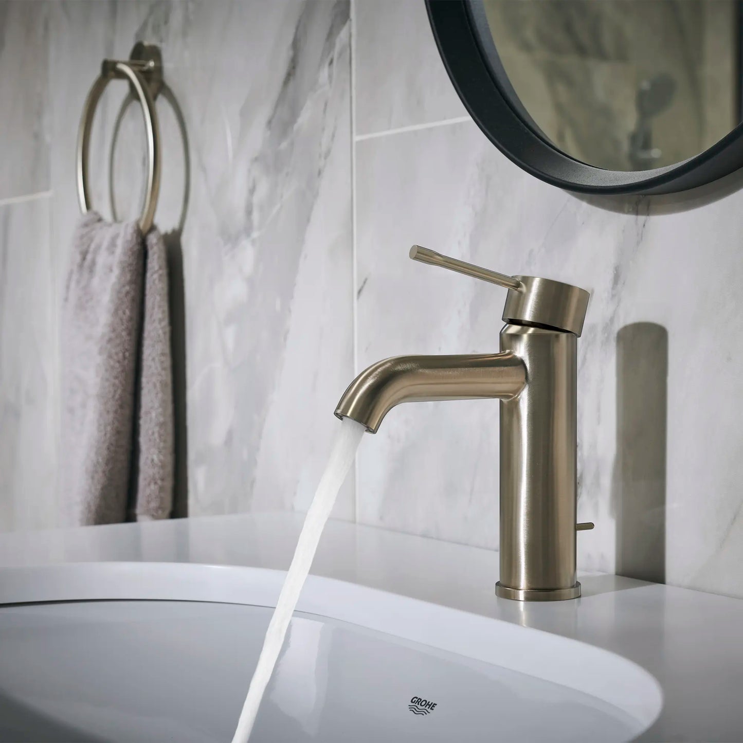 Grohe Essence New Single Hole Single-Handle S-Size Bathroom Faucet 4.5 L/Min (1.2 Gpm)