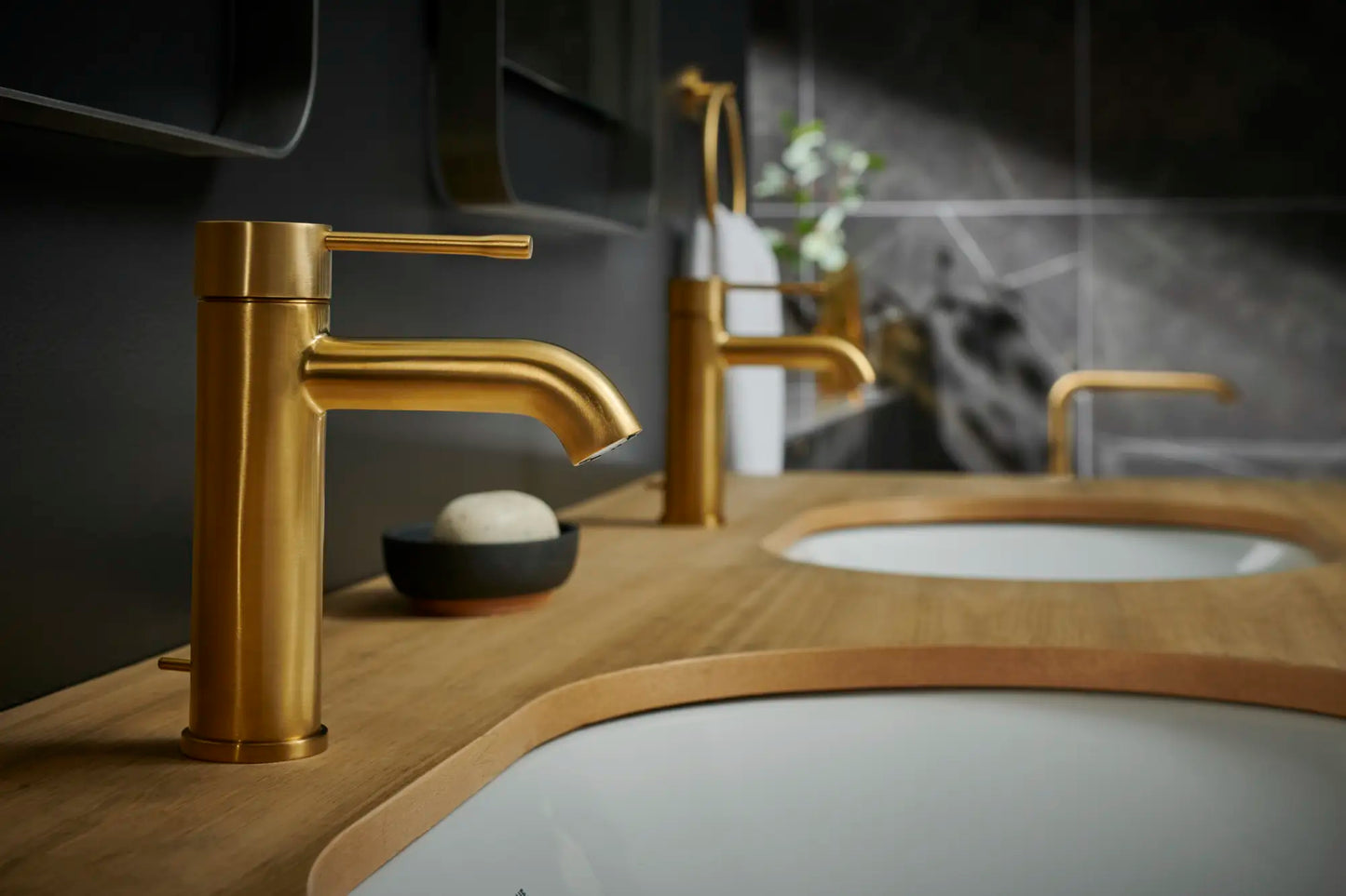 Grohe Essence New Single Hole Single-Handle S-Size Bathroom Faucet 4.5 L/Min (1.2 Gpm)