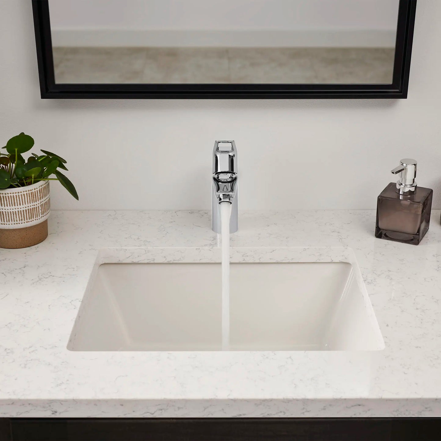 BauLoop Single Hole Single-Handle S-Size Bathroom Faucet 1.2 GPM