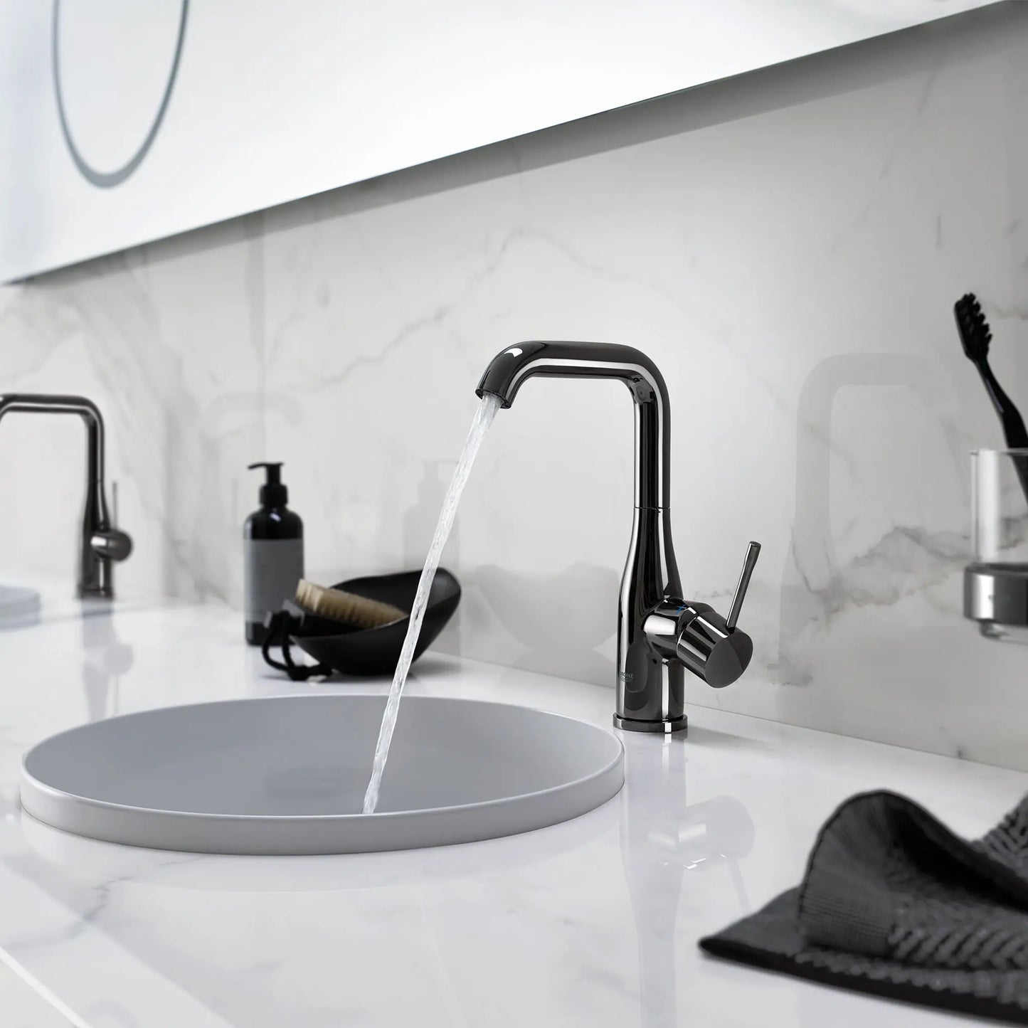 Grohe Essence New Single Hole Single-Handle L-Size Bathroom Faucet 4.5 L/Min (1.2 Gpm)