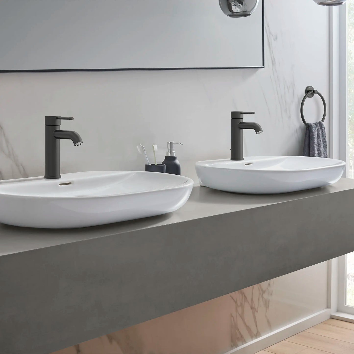 Grohe Essence New Single Hole Single-Handle S-Size Bathroom Faucet 4.5 L/Min (1.2 Gpm)
