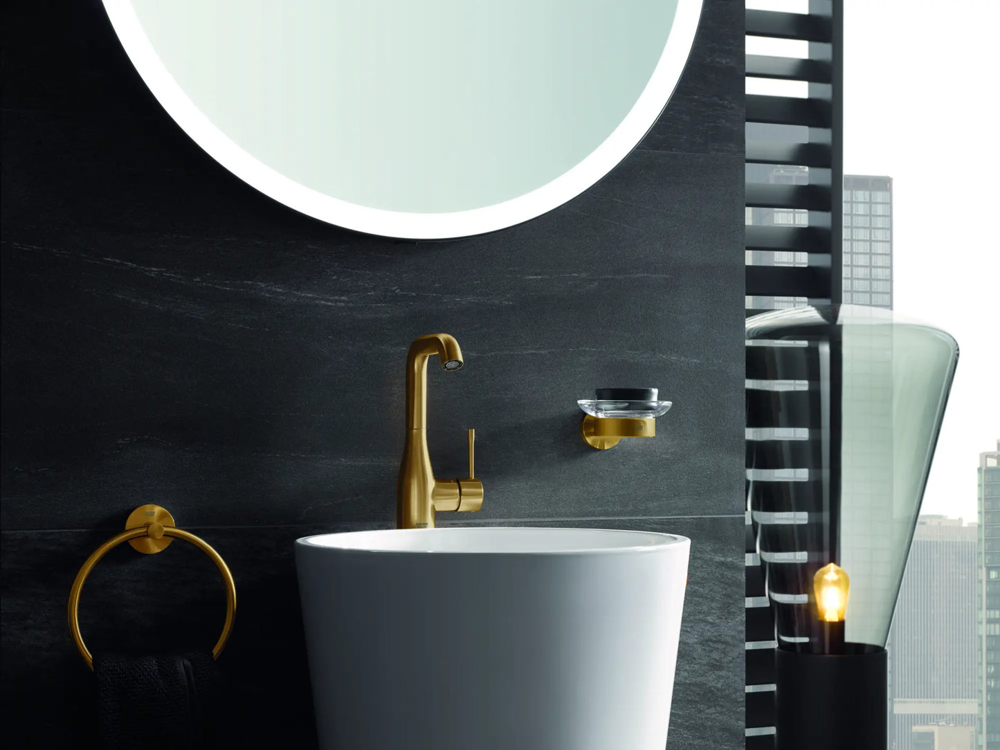 Grohe Essence New Single Hole Single-Handle L-Size Bathroom Faucet 4.5 L/Min (1.2 Gpm)