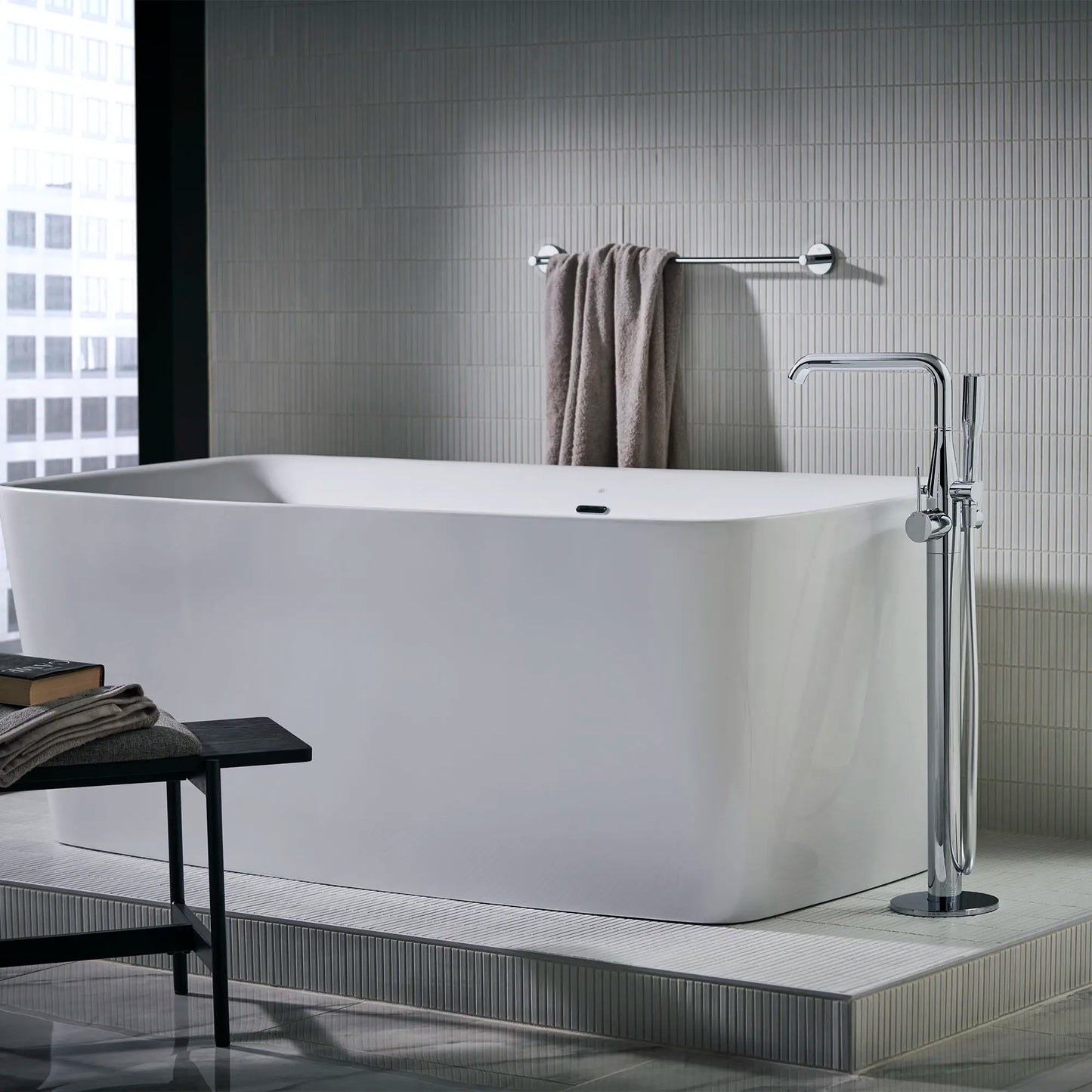 Grohe Essence Single-Handle Freestanding Tub Faucet With 6.6 L/Min (1.75 Gpm) Hand Shower