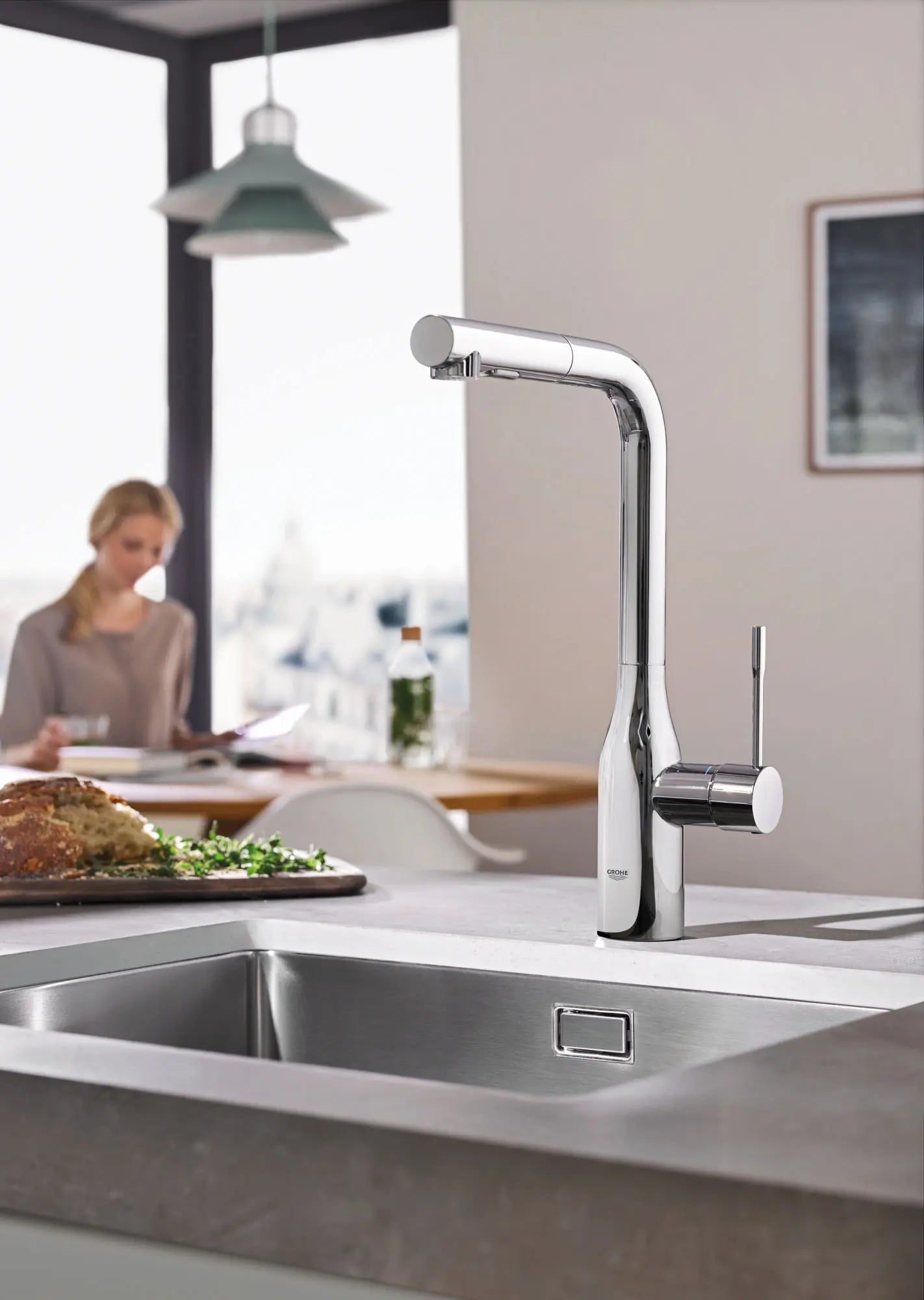 Grohe Essence New Single - Handle Pull - Out Kitchen Faucet Dual Spray 6.6 L/min (1.75 gpm) - Golzar Home