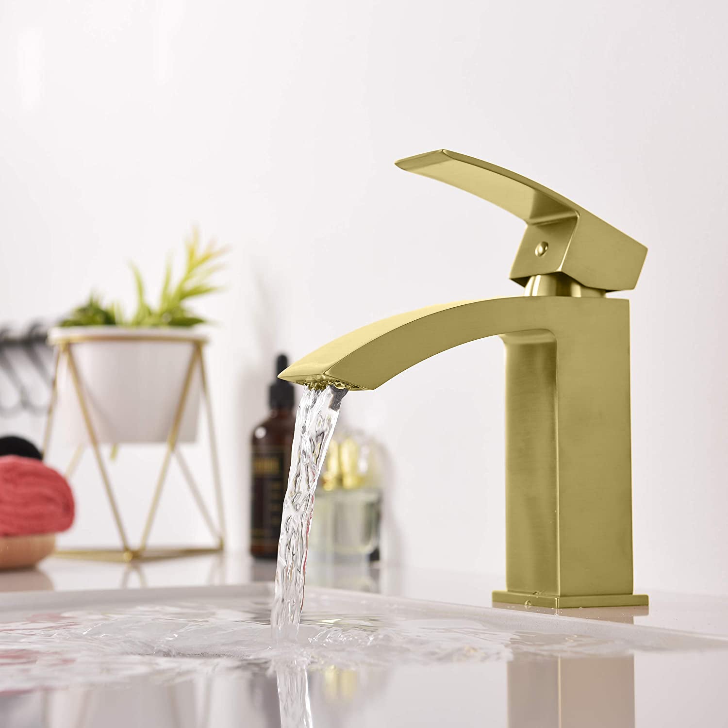 Kodaen Satro Single Hole Bathroom Faucet - Golzar Home