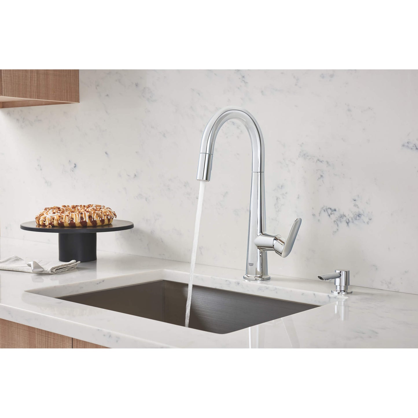 Grohe Single-Handle Pull Down Kitchen Faucet 6.6 L/min (1.75 gpm)