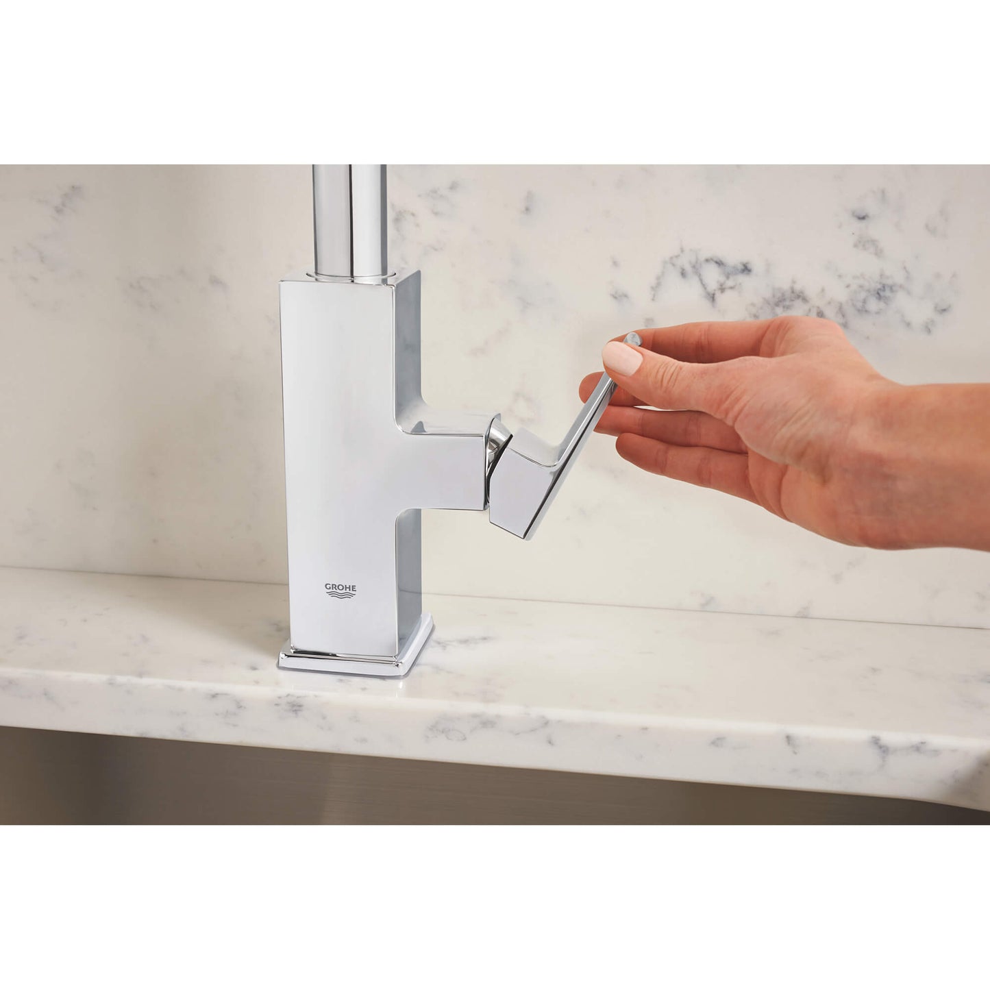 Grohe Single-Handle Pull-Out Kitchen Faucet 6.6 L/min (1.75 gpm)
