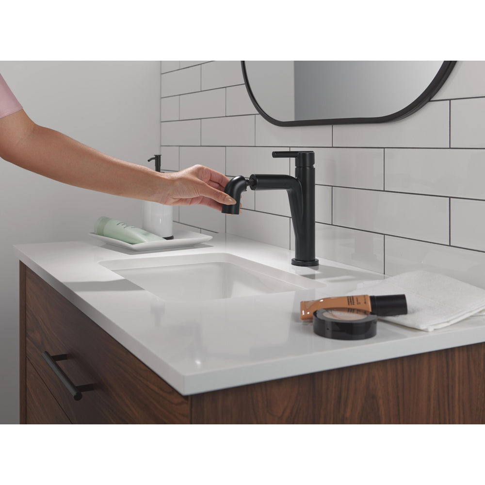 Delta Single Handle Pull-Donw Bathroom Faucet