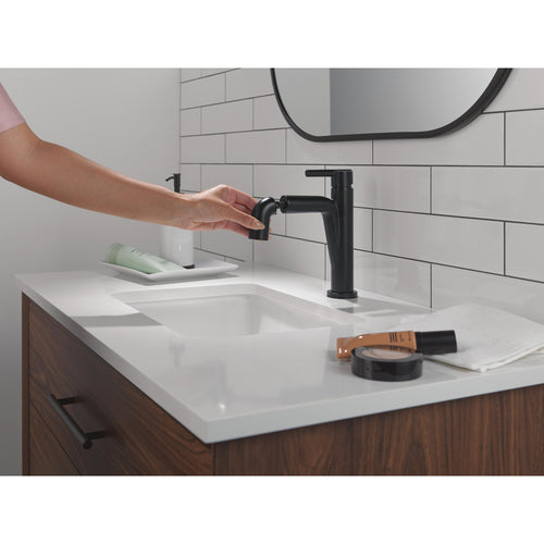 Delta Single Handle Pull-Donw Bathroom Faucet