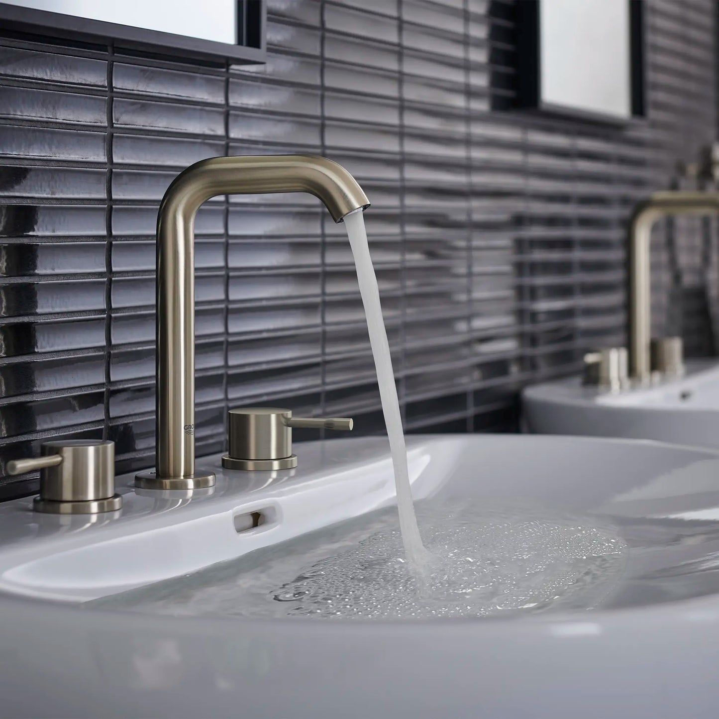 Grohe Essence New 8" Widespread 2-Handle M-Size Bathroom Faucet 4.5 L/Min (1.2 Gpm)