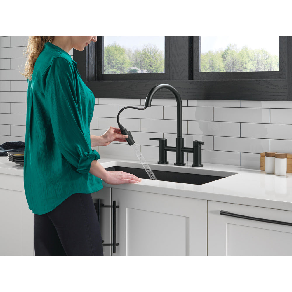Delta Nicoli Pull-Down Bridge