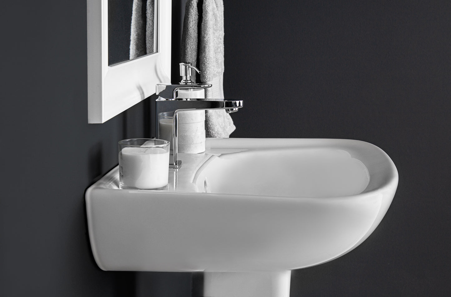 Contac Caprice – 4313DMX – Single Hole Pedestal Sink