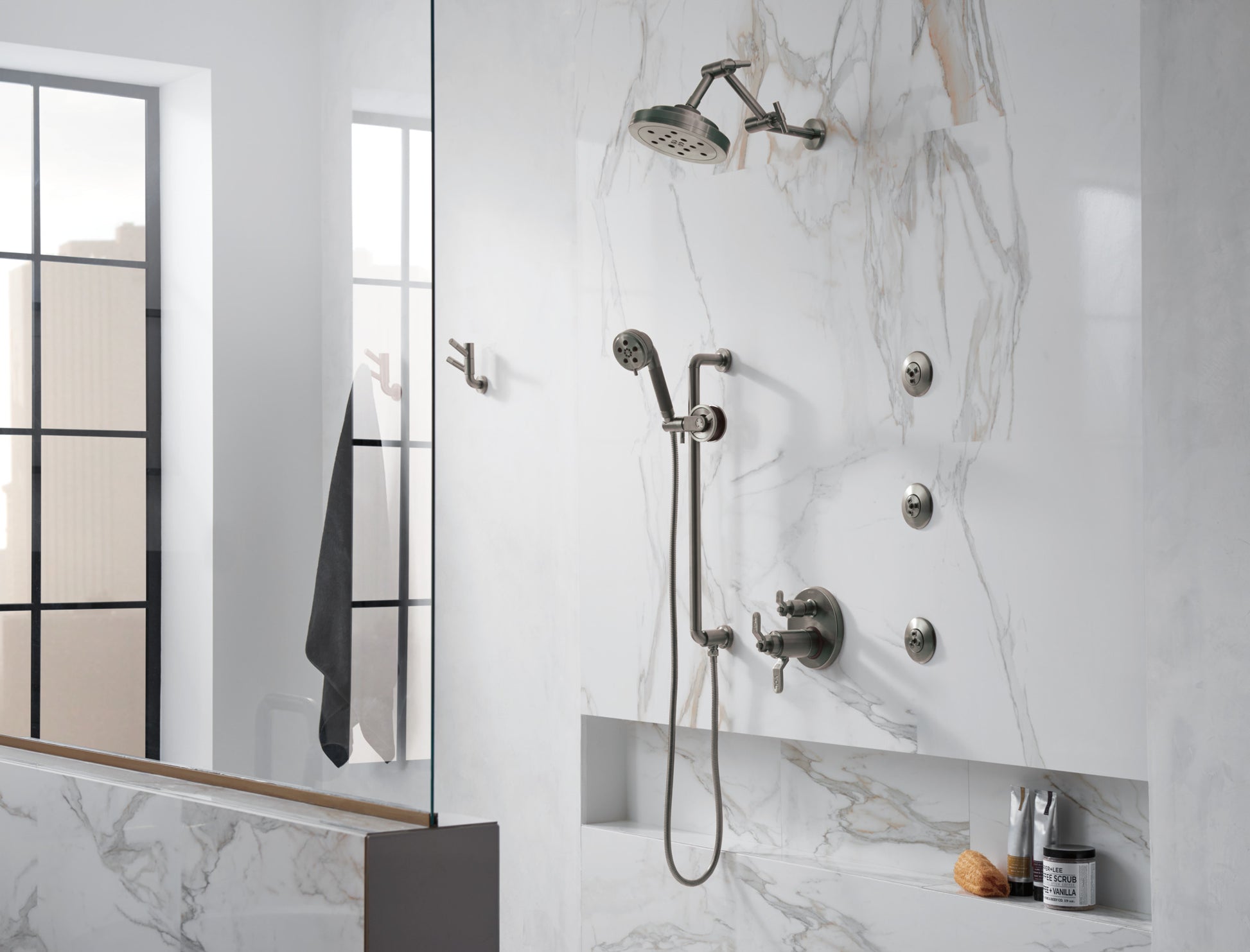 Litze Slide Bar Handshower with H2OKinetic Technology lifestyle