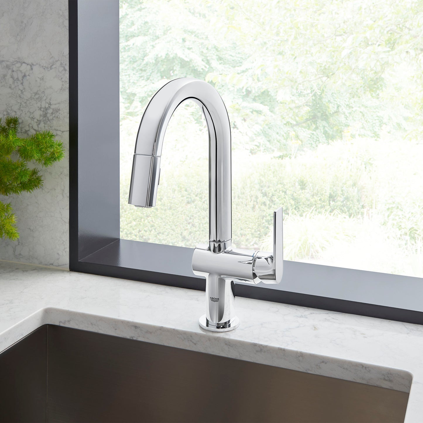 Grohe Defined Single-Handle Pull Down Kitchen Faucet Dual Spray 1.75 Gpm - Golzar Home