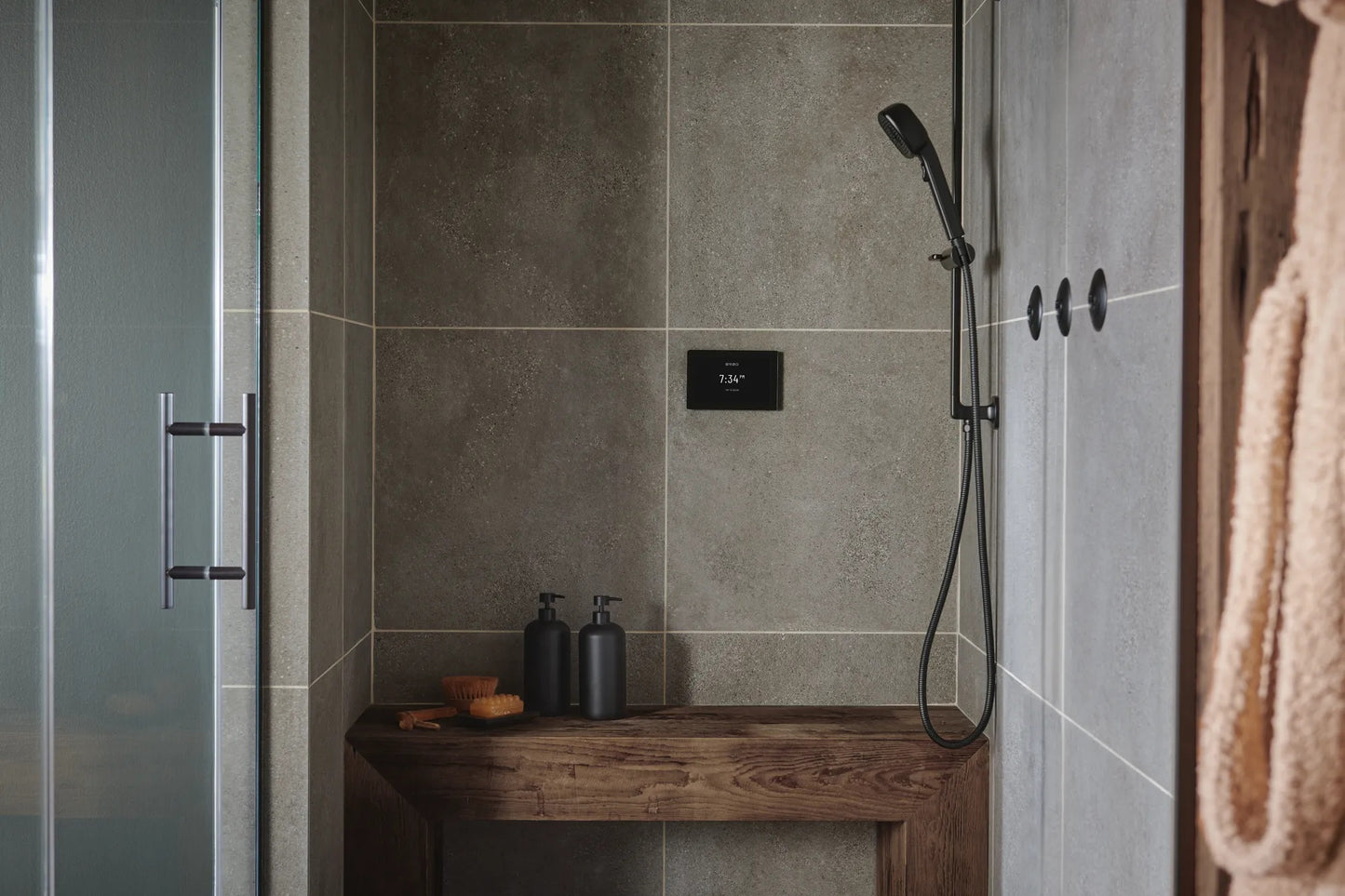 Allaria Multi-Function Slide Bar Handshower lifestyle