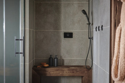 Allaria Multi-Function Slide Bar Handshower lifestyle