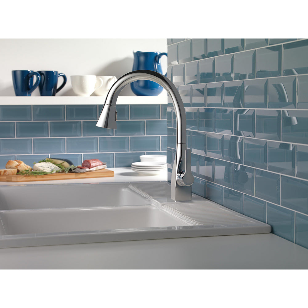 Delta Single Handle Pull-Down Kitchen Faucet with ShieldSpray