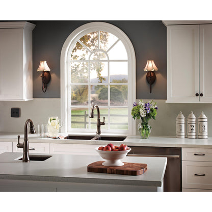 Delta Single Handle Pull-Down Kitchen Faucet with ShieldSpray