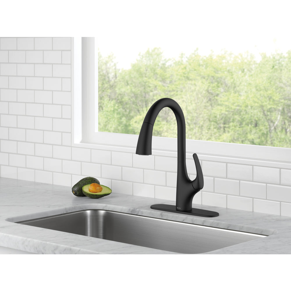 Delta PULLDOWN KITCHEN