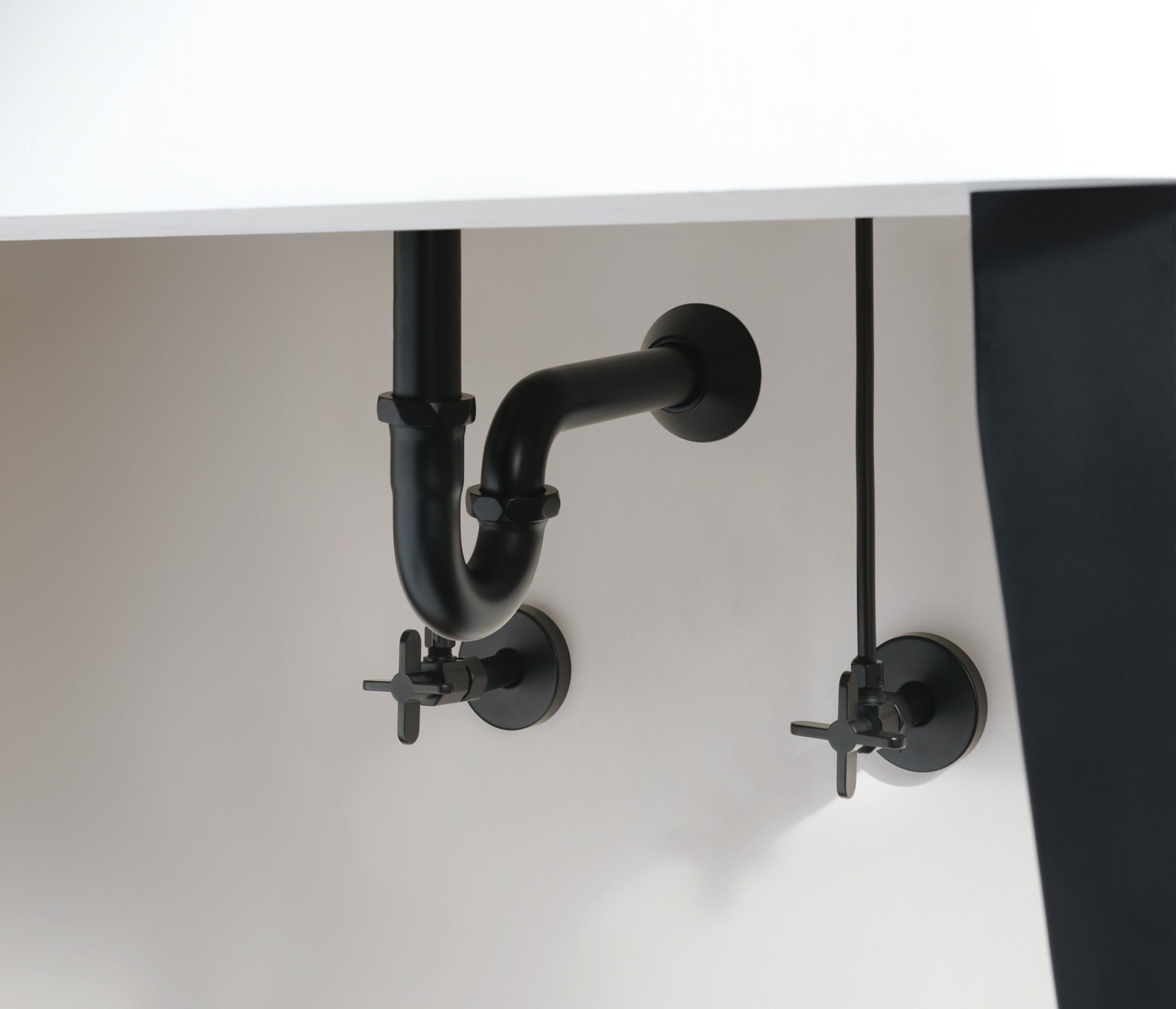 Brizo 20" Metal Supply Line lifestyle