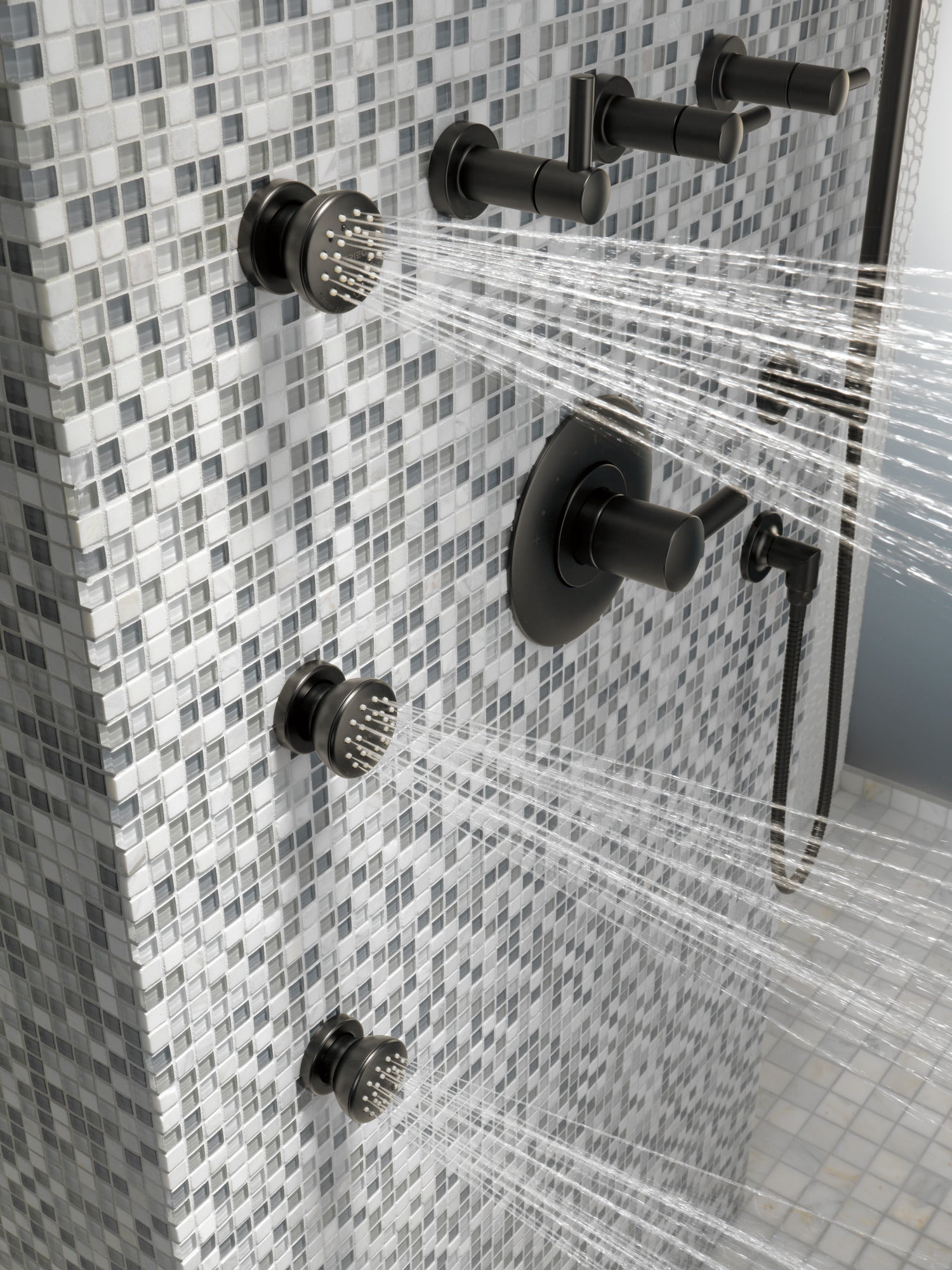 Essential Shower Series Touch-Clean Round Body Spray lifestyle