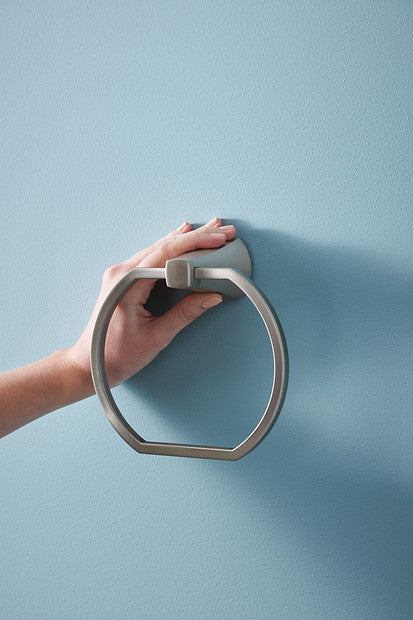 Moen Lindor Towel Ring