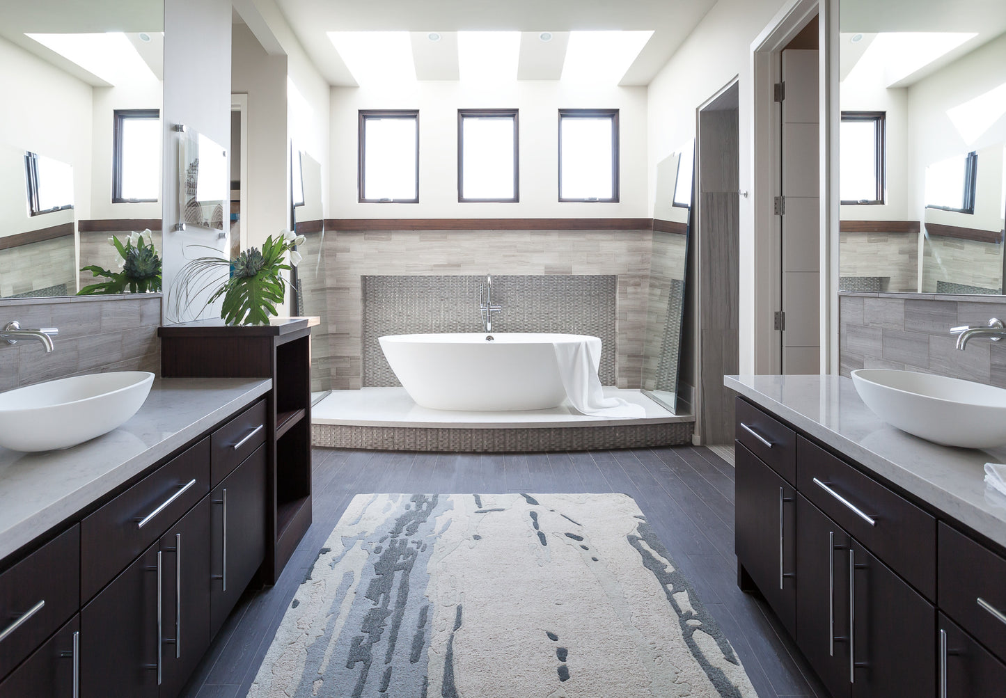 Odin Single-Handle Freestanding Tub Filler lifestyle