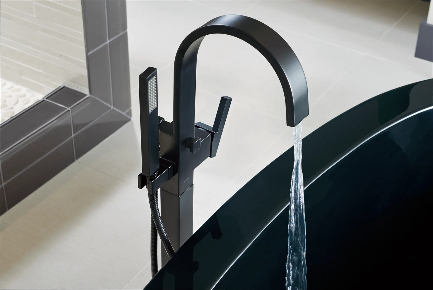 Siderna Single-Handle Freestanding Tub Filler lifestyle