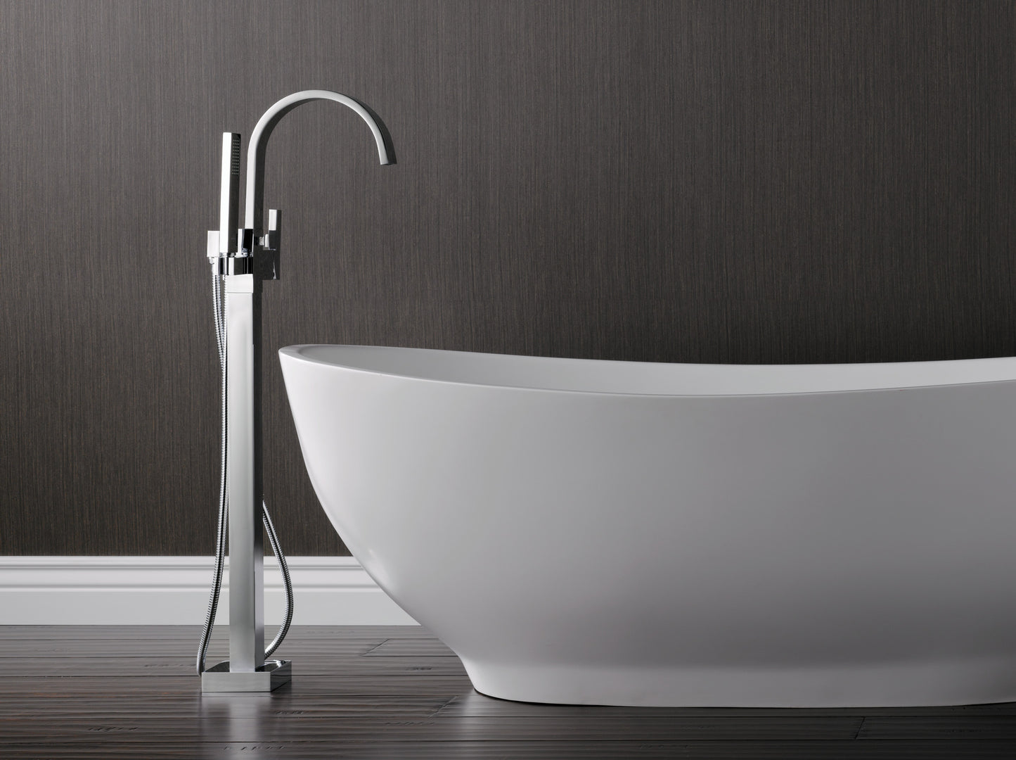 Siderna Single-Handle Freestanding Tub Filler lifestyle