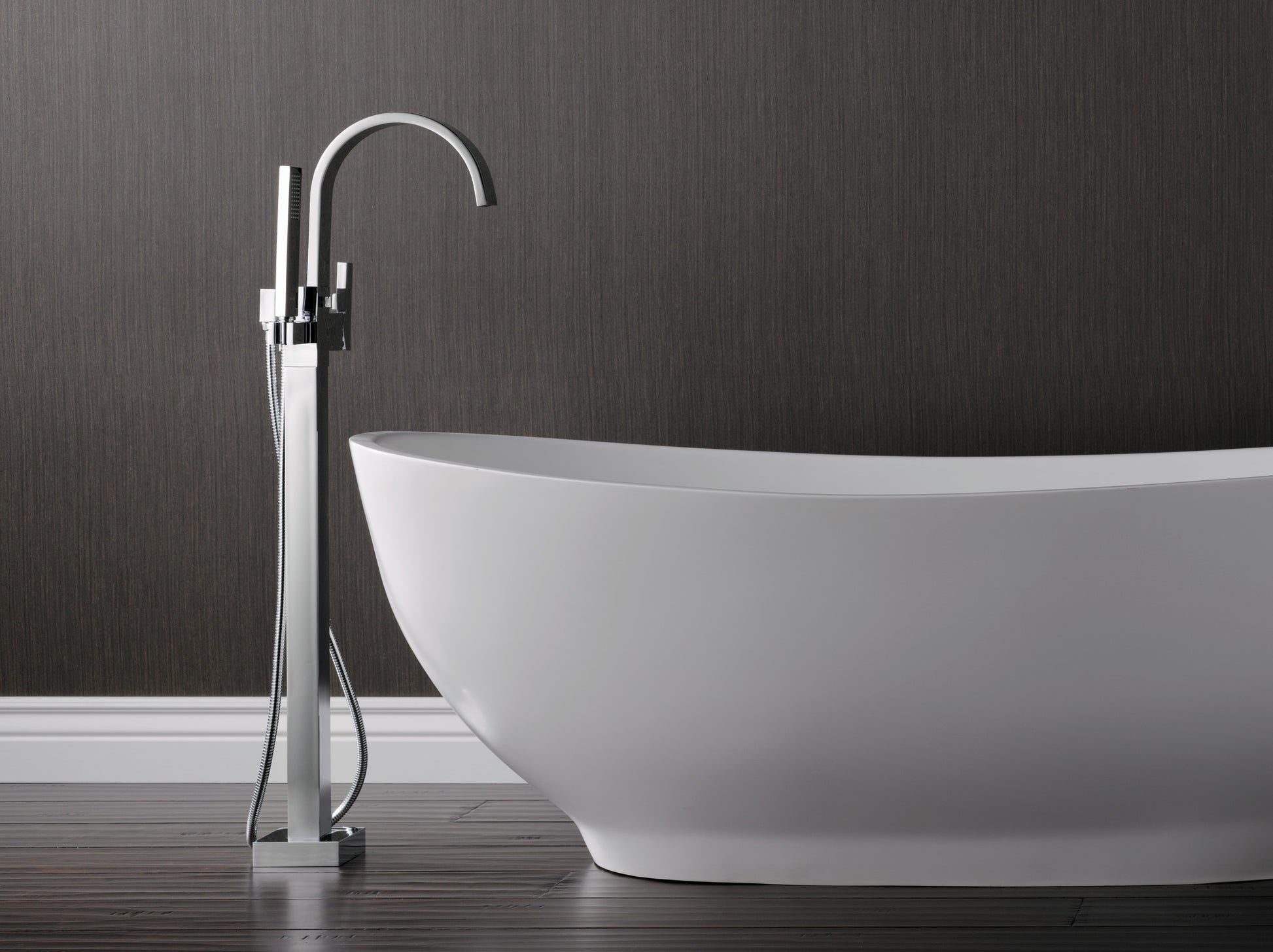 Siderna Single-Handle Freestanding Tub Filler lifestyle