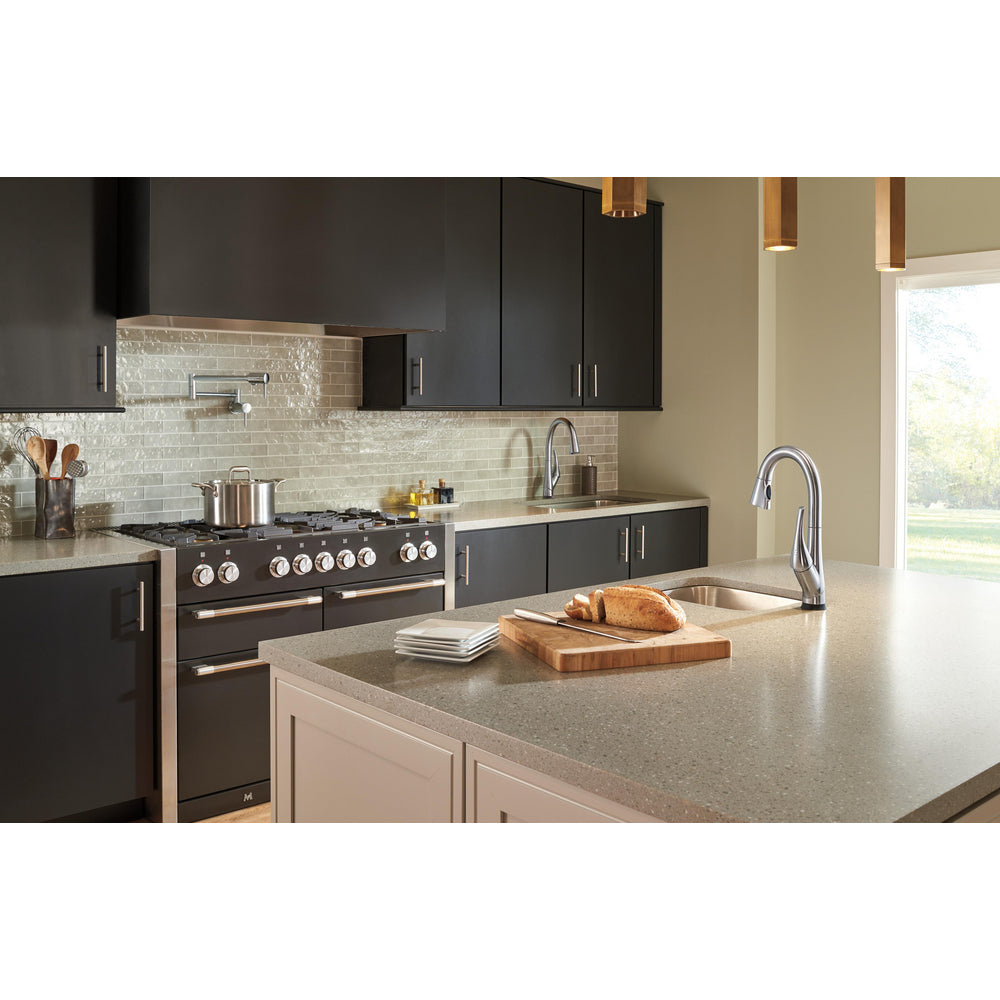 DELTA Contemporary Pot Filler