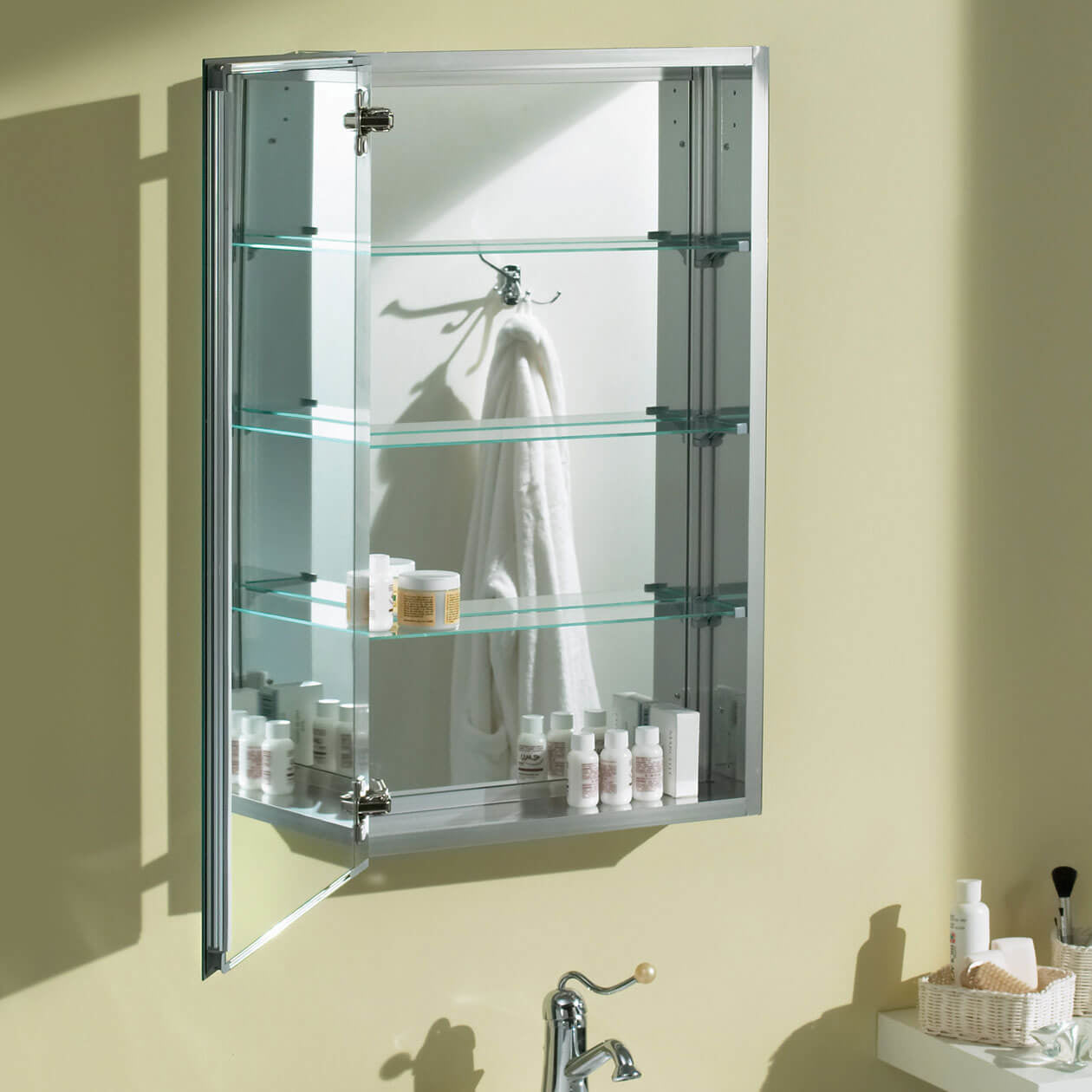 SV2430 Medicine Cabinet in Chrome