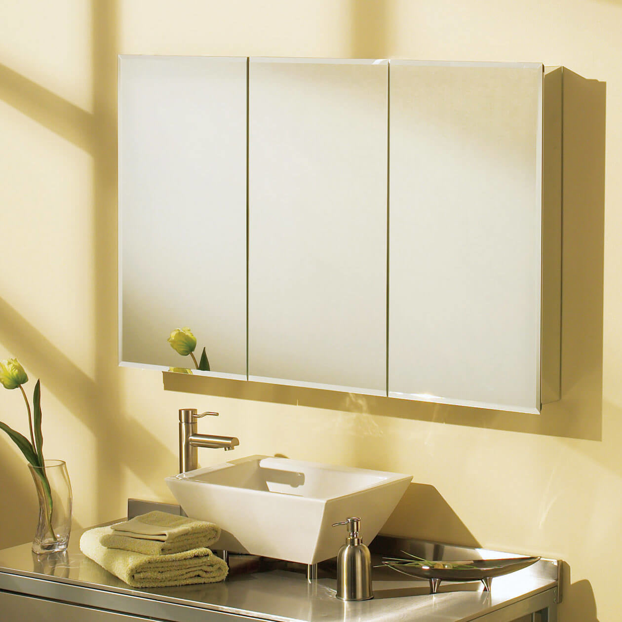 TV3031 Medicine Cabinet in Chrome