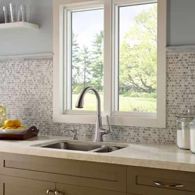 Pasadena 1-Handle Pull-Down Kitchen Faucet 1-Handle Pull-Down Kitchen Faucet