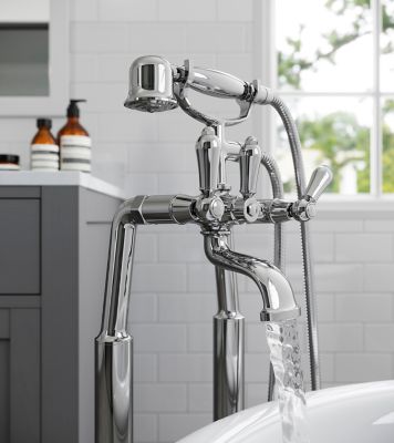 Pfister Free-Standing Tub Filler Free-Standing Tub Filler