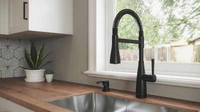 Raya 1-Handle Pull-Down Kitchen Faucet 1-Handle Pull-Down Kitchen Faucet