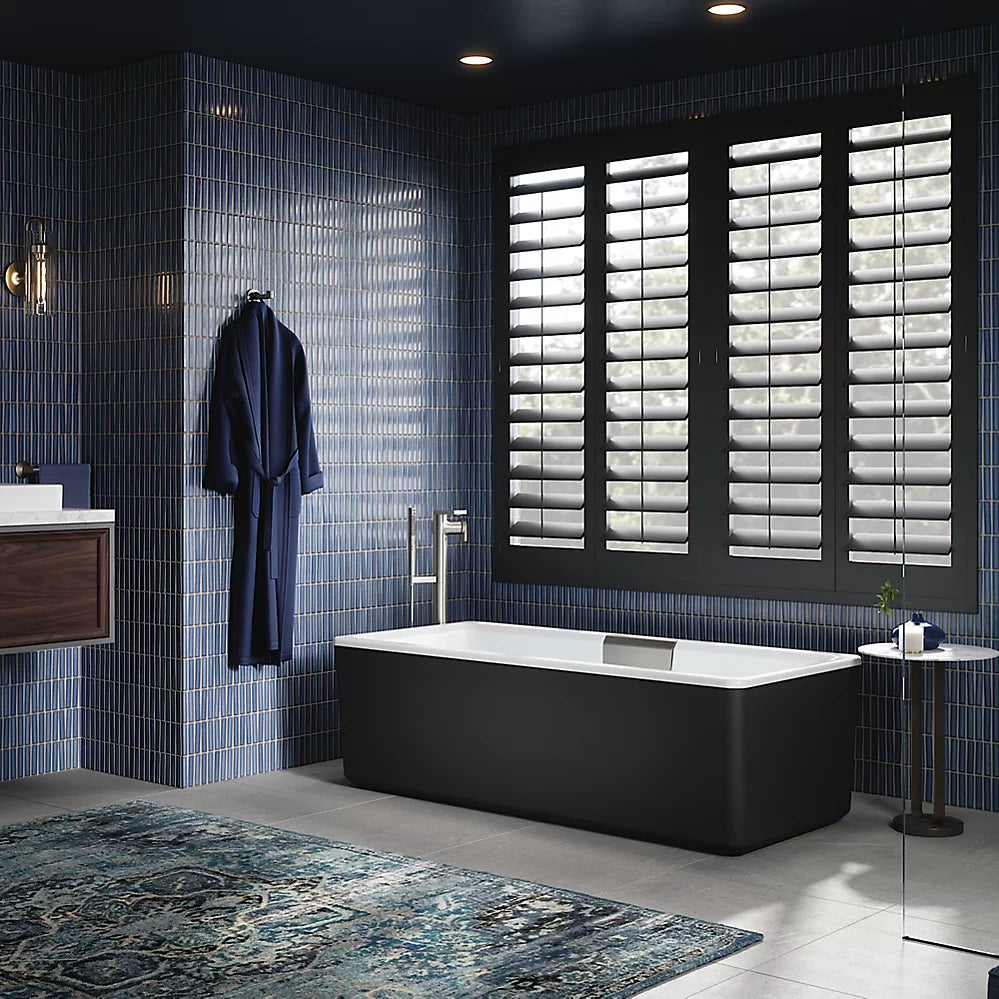 Volute® 63" x 28-3/8" freestanding bath with shroud