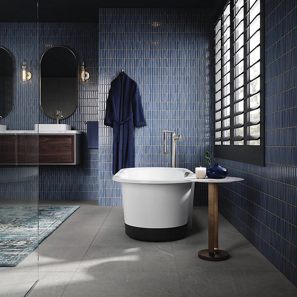 Volute® 63" x 28-3/8" freestanding bath with base